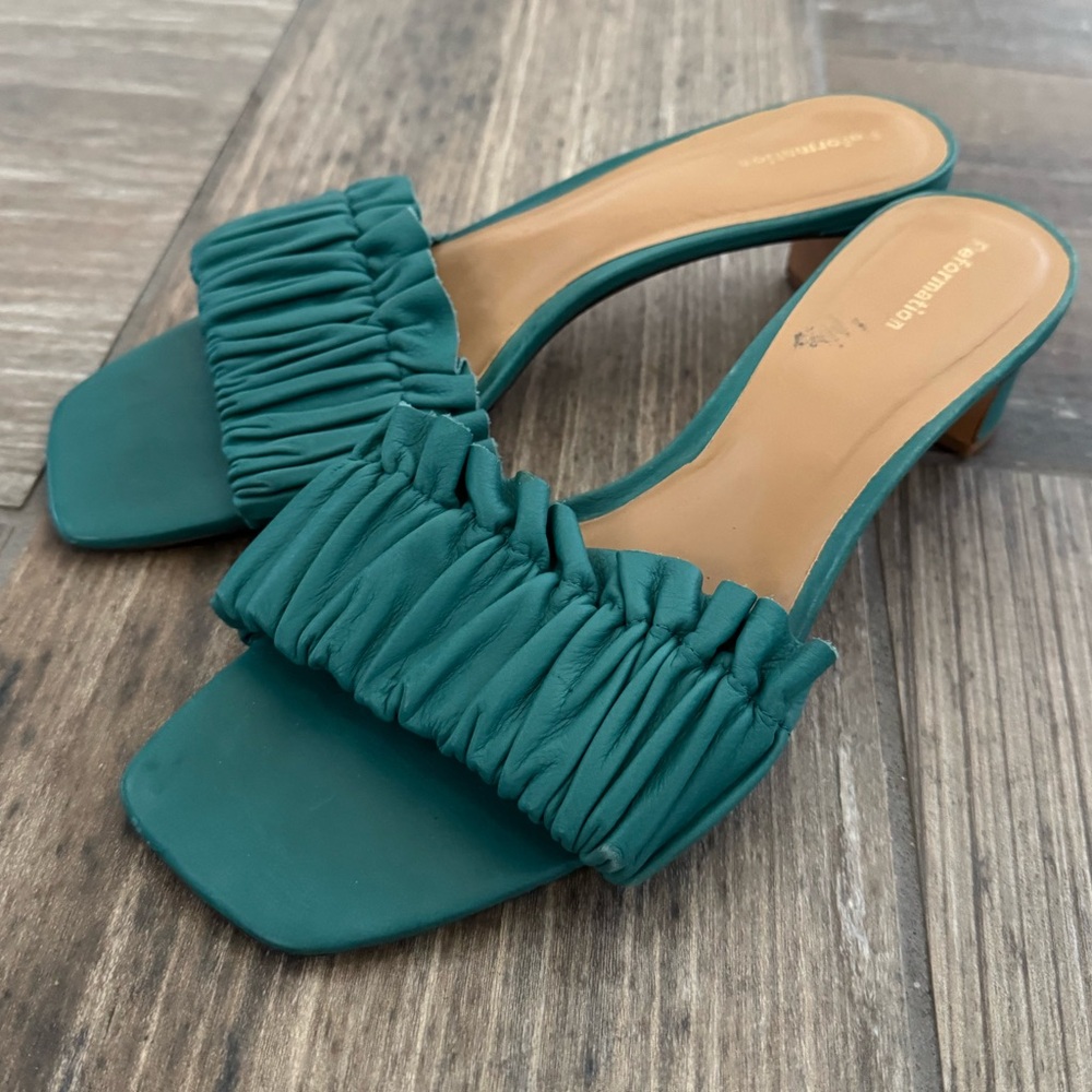 REFORMATION Shereen Ruched Block Heel Mule in color Tidepool size 8.5